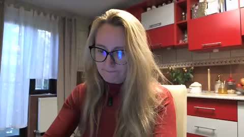 Melly online show from October 22, 2025, 6:24 am