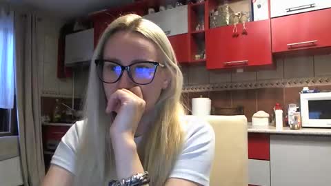 Melly online show from January 12, 2026, 7:24 am