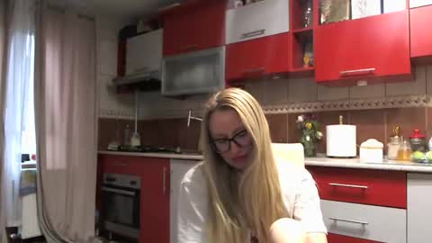 Melly online show from March 25, 2026, 7:36 am