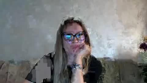 Snapshot of melly_rosey chatting on July 21, 2026, 8:38 am Melly online show from July 21, 2026, 8:38 am