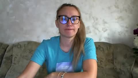 Snapshot of melly_rosey chatting on July 26, 2026, 7:48 am Melly online show from July 26, 2026, 7:48 am