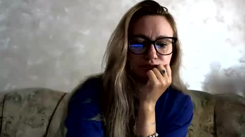 Snapshot of melly_rosey chatting on July 29, 2026, 7:06 am Melly online show from July 29, 2026, 7:06 am