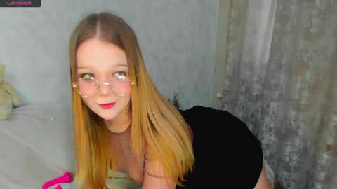 MelMooon online show from January 30, 2025, 12:16 pm