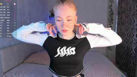 melodievejar online show from April 24, 2026, 4:26 am