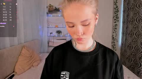 Snapshot of melodievejar chatting on June 5, 2026, 6:52 am melodievejar online show from June 5, 2026, 6:52 am
