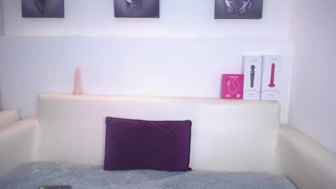 Melodi online show from November 23, 2025, 1:22 pm