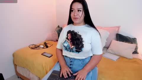  Leslie  online show from February 13, 2025, 12:11 pm