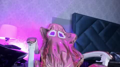 melody_hanks online show from November 5, 2025, 7:47 pm