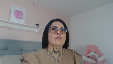 Meloddy online show from December 1, 2025, 8:25 pm