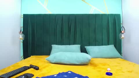 melody_kener online show from February 21, 2025, 5:56 am