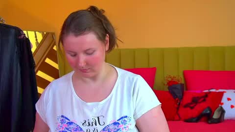 Snapshot of melodymoores chatting on May 2, 2026, 6:51 am Melody online show from May 2, 2026, 6:51 am