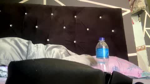 Snapshot of melodysnow chatting on December 2, 2025, 6:14 pm melodysnow online show from December 2, 2025, 6:14 pm