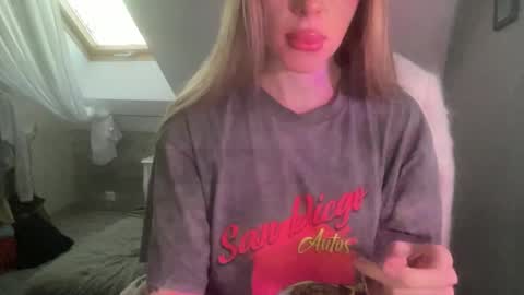 Melodie Sweet online show from February 3, 2026, 2:55 pm