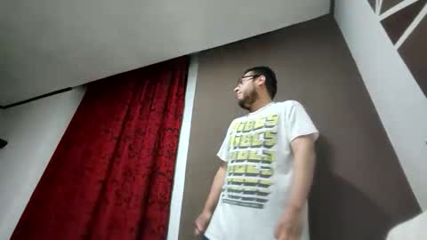 Snapshot of meltingdab chatting on November 17, 2025, 12:16 am meltingdab online show from November 17, 2025, 12:16 am