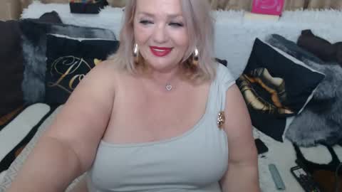 Snapshot of melyssamilfxxx chatting on May 23, 2026, 2:50 am melyssamilfxxx online show from May 23, 2026, 2:50 am