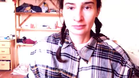 Yummygirl online show from January 1, 2025, 9:17 am