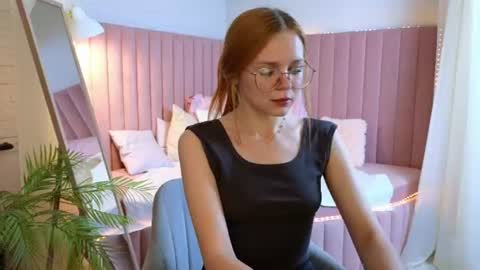 memymee_ online show from June 25, 2026, 1:38 am