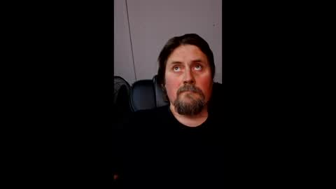 Snapshot of men10_12_1983 chatting on May 11, 2026, 5:10 pm men10_12_1983 online show from May 11, 2026, 5:10 pm