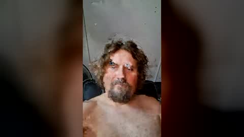 Snapshot of men10_12_1983 chatting on June 26, 2026, 9:25 am men10_12_1983 online show from June 26, 2026, 9:25 am