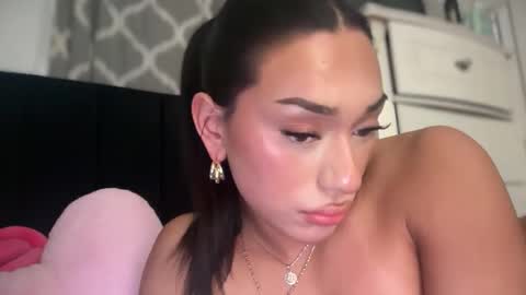 menloveava1 online show from April 12, 2026, 7:13 am