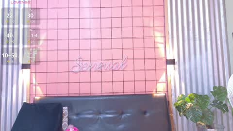 Snapshot of mensia_hernandez chatting on April 1, 2026, 1:23 pm Princess Mensia online show from April 1, 2026, 1:23 pm