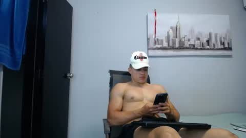 Snapshot of menxtop chatting on July 17, 2026, 8:57 pm Tony and David online show from July 17, 2026, 8:57 pm