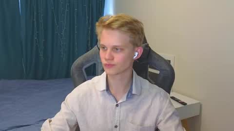 Mickey online show from October 21, 2025, 8:04 am