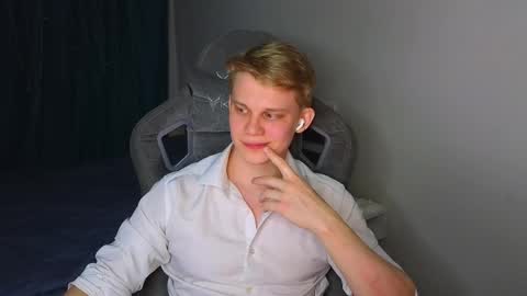 Mickey online show from February 26, 2026, 7:13 pm