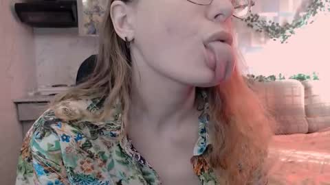 meowcr online show from October 3, 2025, 5:26 am