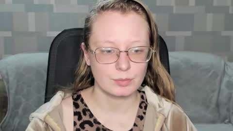 meowcr online show from January 18, 2026, 5:06 pm