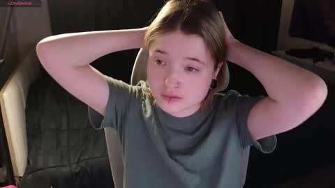 Snapshot of meowki4 chatting on February 23, 2026, 12:30 am meowme online show from February 23, 2026, 12:30 am