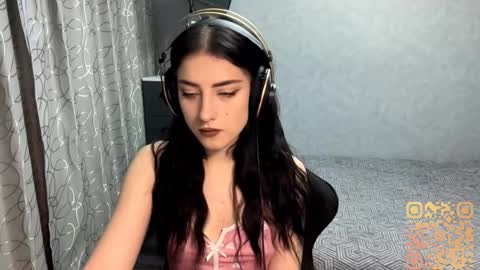 Luly online show from November 26, 2025, 9:27 pm