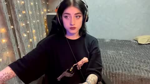 Luly online show from November 30, 2025, 9:30 pm