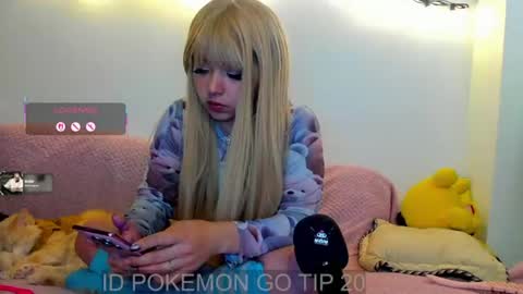 Snapshot of meowmelf chatting on August 4, 2026, 8:55 pm meowmelf online show from August 4, 2026, 8:55 pm