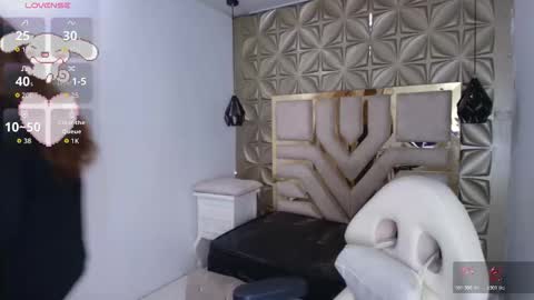    online show from November 3, 2025, 7:37 pm