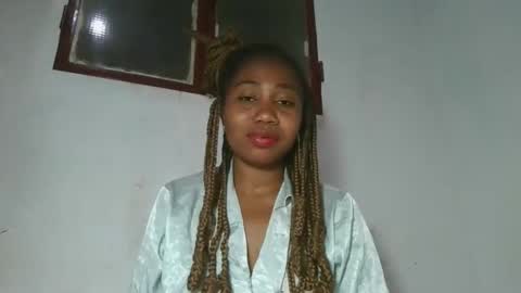 meraldaaaa online show from September 8, 2025, 3:44 pm