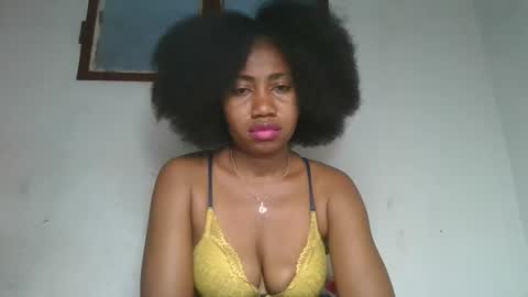 meraldaaaa online show from September 15, 2025, 3:17 am