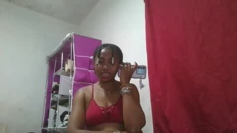 meraldaaaa online show from September 18, 2025, 2:52 pm