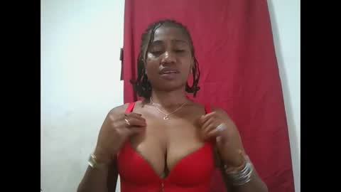 meraldaaaa online show from September 25, 2025, 2:10 pm