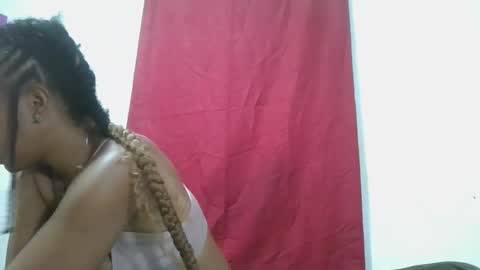 meraldaaaa online show from October 6, 2025, 4:59 pm