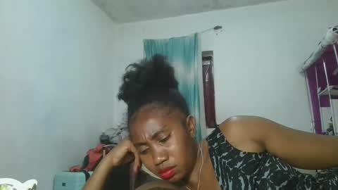 meraldaaaa online show from October 13, 2025, 6:52 pm