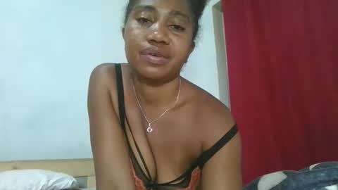 meraldaaaa online show from October 21, 2025, 9:37 pm