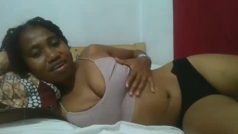 meraldaaaa online show from October 28, 2025, 12:03 am