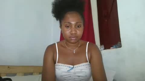 meraldaaaa online show from November 19, 2025, 7:14 pm