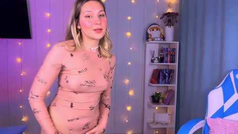 Molly online show from September 11, 2025, 5:13 pm