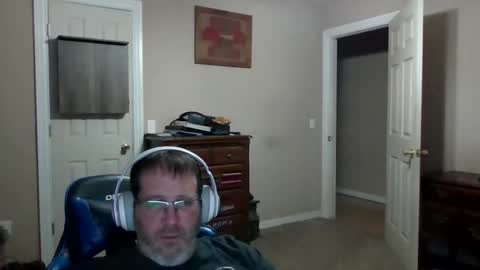 Snapshot of mercer1977 chatting on April 23, 2026, 12:40 pm mercer1977 online show from April 23, 2026, 12:40 pm