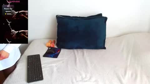 Mercury  independet model online show from October 2, 2025, 3:52 pm