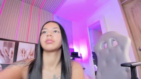 meredith_spencer online show from February 4, 2025, 6:17 pm