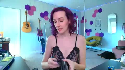 Meredith Bae online show from February 24, 2025, 9:41 pm