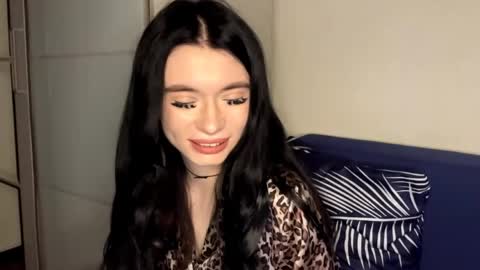 Snapshot of mereditheurich chatting on April 6, 2026, 4:30 pm Alice online show from April 6, 2026, 4:30 pm